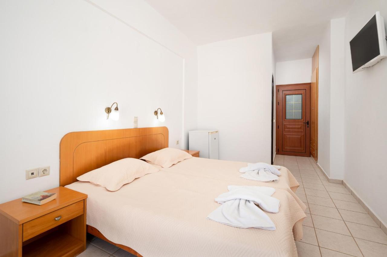 Adonis Hotel Agia Galini Exterior foto