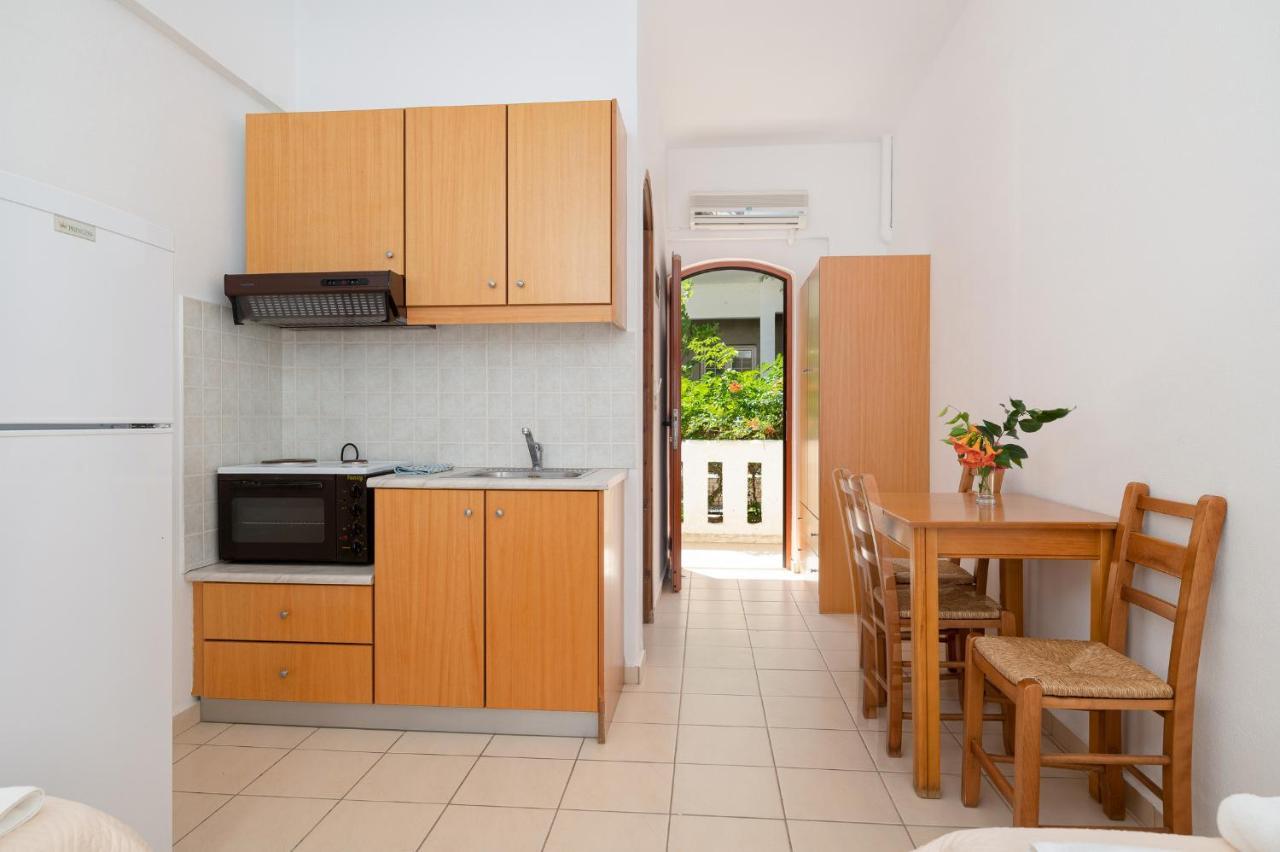 Adonis Hotel Agia Galini Exterior foto